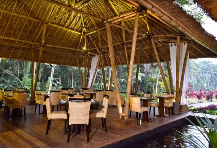 Restoran di Ubud dengan Pemandangan Sawah