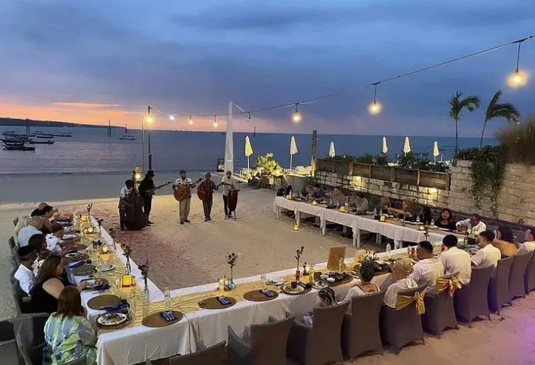 dining party di bali jimbaran bay restaurant
