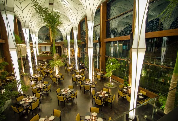 fine dining restaurant-merah putih