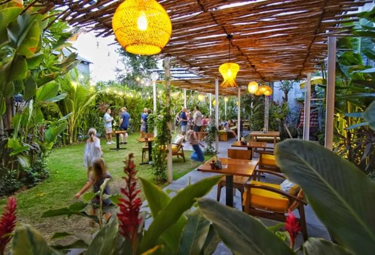 dining party bali-bloom neighbourhood cafe