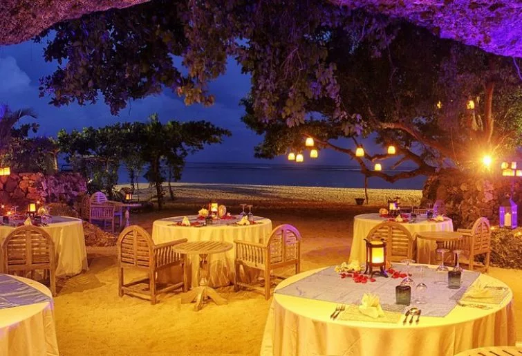 dining party bali-samabe cave dining