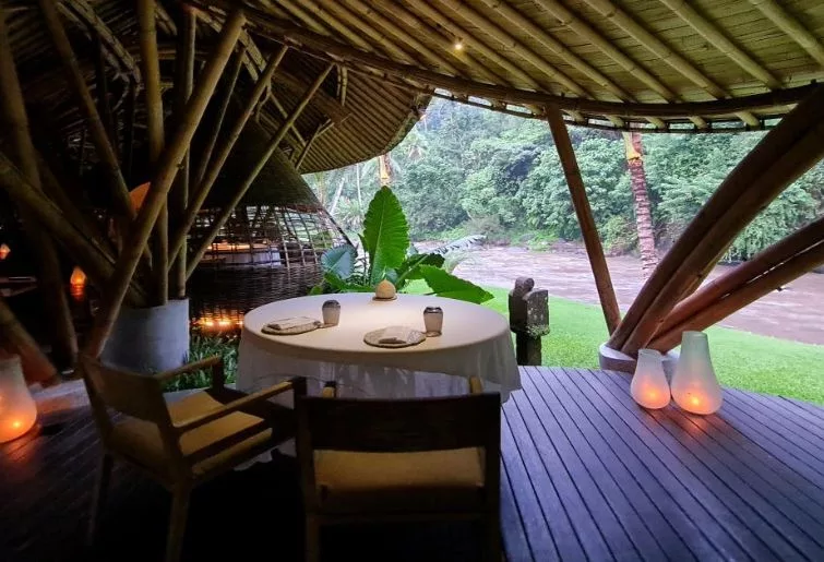 fine dining bali-kubu at mandapa bali