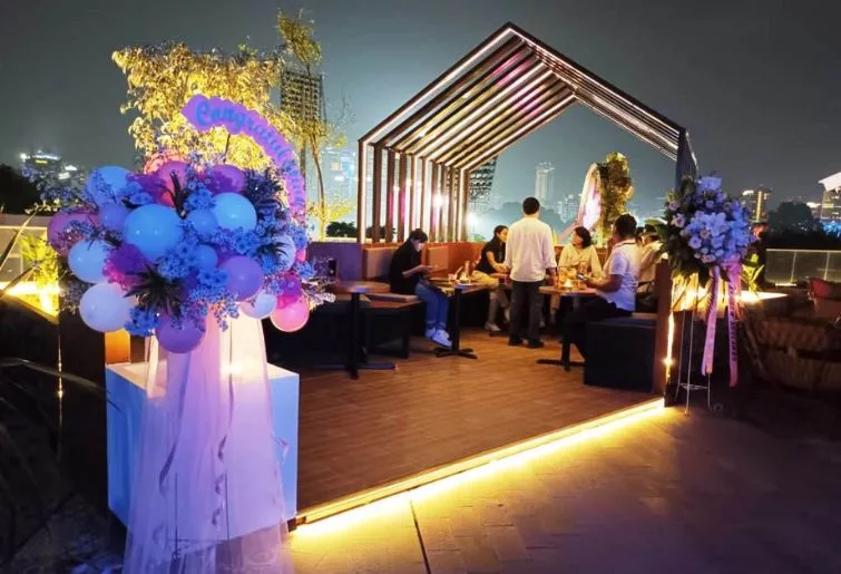 fine dining restaurant-sky dine