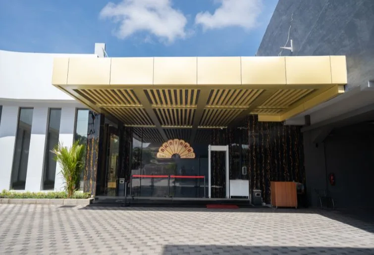 lounge malam di bali-akasaka beach bali