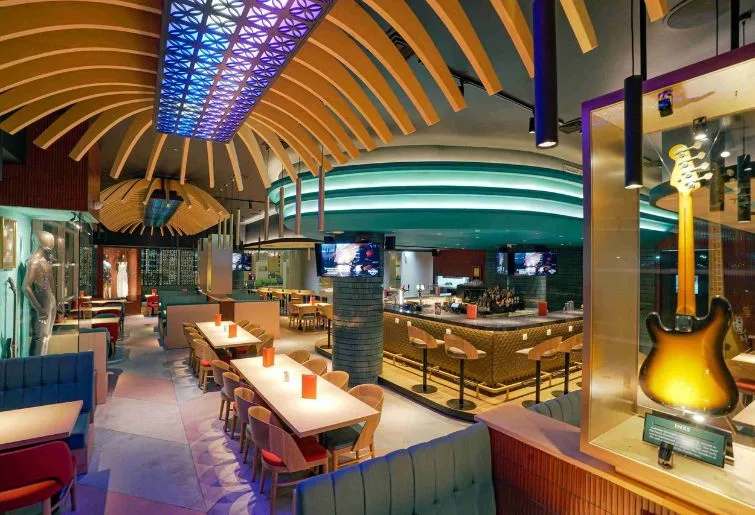 lounge malam di bali-hard rock cafe bali