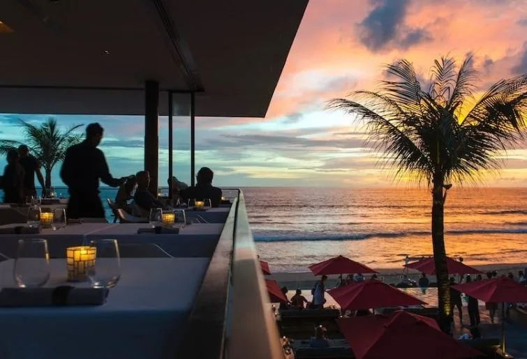 lounge malam di bali-kudeta bali