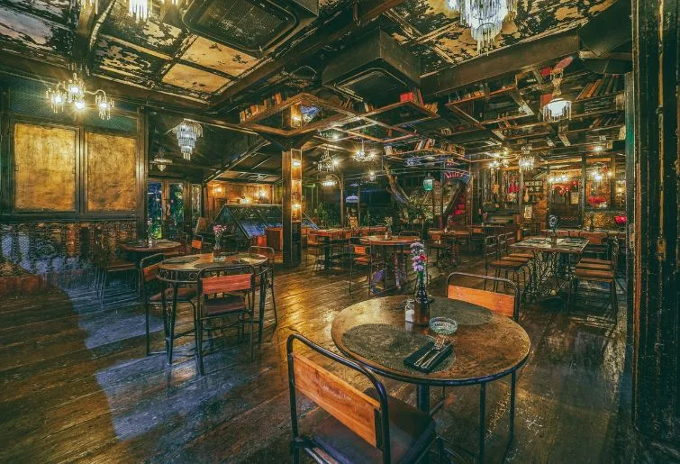 lounge malam di bali-la favela