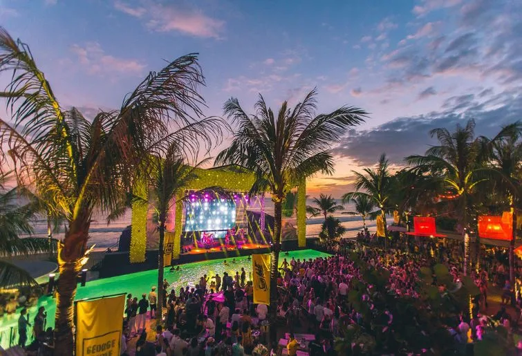 lounge malam di bali-potato head club
