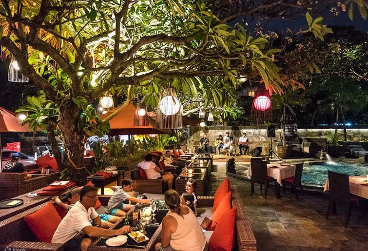 lounge malam di bali-rosso vivo