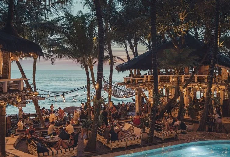 lounge malam di bali-la brisa bali