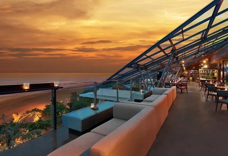 lounge malam di bali-moonlite
