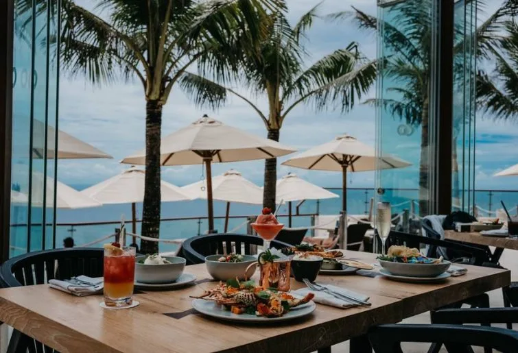 lounge malam di bali-oneeighty 