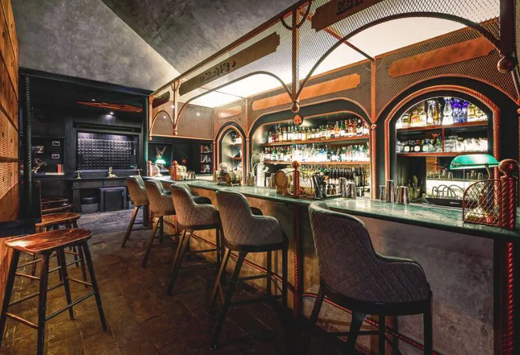 lounge malam di bali-the shady pig