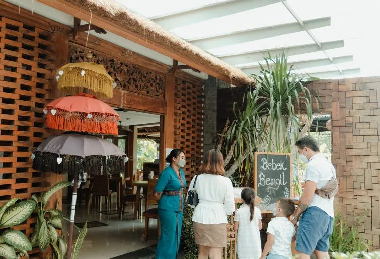 restoran bali-bebek bengil samasta jimbaran bali