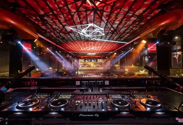 hiburan malam di bali-shishi club